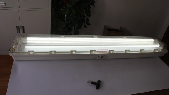 Wodaodporna lampa liniowa LED wybuchoodporna do platform naftowych, zakładów chemicznych i stacji benzynowych      ATEX/IECEx/CNEX Certyfikowany, energooszczędny, trwały, łatwy w montażu