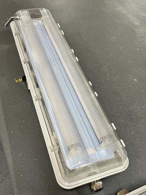 2×48-calowa, przeciwwybuchowa lampa LED w kształcie tuby – 115lm/W, obudowa ABS do oświetlenia przemysłowego w strefach zagrożenia