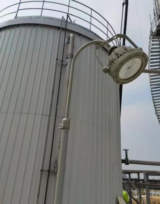 Energooszczędne oświetlenie stacji benzynowej z THD 20% i zużyciem energii 50-100W