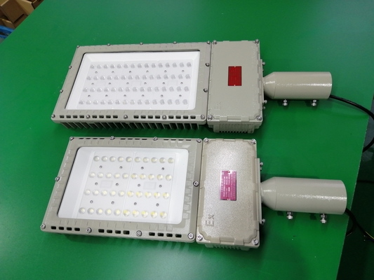 Zewnętrzne wybuchoodporne światło uliczne IP66 100w 200w Efektywność światła LED 130lm/w Z pięcioletnią gwarancją