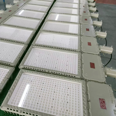 120\u00b0 Aluminiowy stop IP66 Światło LED z 50000 godzin żywotności dla obszarów niebezpiecznych