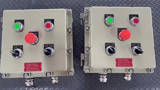 IP65 Panel sterowania elektrycznego zamontowany na ścianie ze stali nierdzewnej