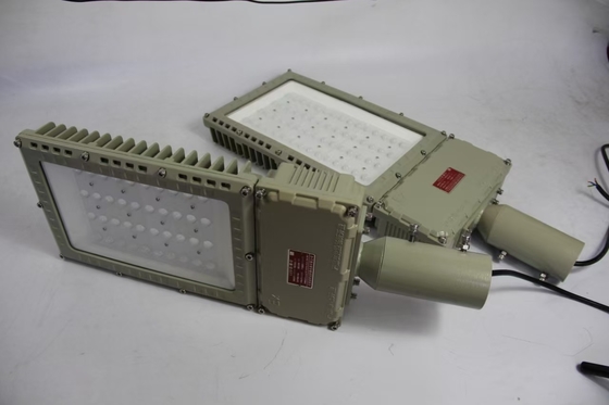 100W 130lm/W Światła przeciwwybuchowe Światła przeciwpowodziwe zewnętrzne wodoodporne wysoka sztywność Oświetlenie dużych obiektów