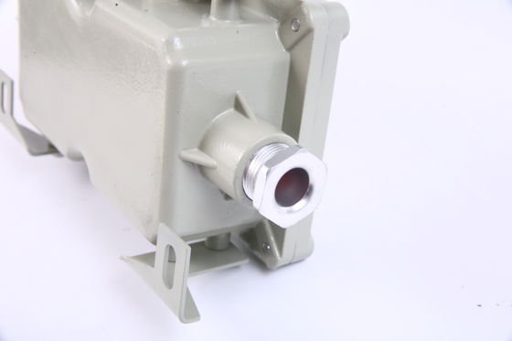 Światła wyjścia awaryjnego dla strefy 1 zabezpieczone przed wybuchem z Ex Db Eb IIC T6 Gb/Ex Tb IIIC T80C Db i trwałą konstrukcją