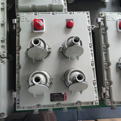 Certyfikowana skrzynka rozdzielcza oświetleniowa ATEX CNEX serii CXM Ex D E IIC, przeciwwybuchowa, ze stopniem ochrony IP66, trwała obudowa aluminiowa do stref zagrożonych wybuchem