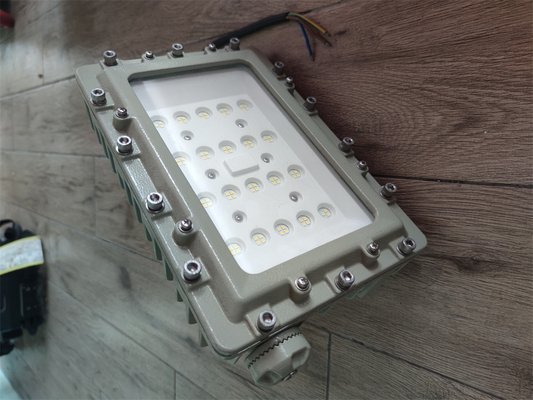 CRI 80 100W Lampa LED wybuchoodporna Światło powodziowe Aluminiowe stopniowe