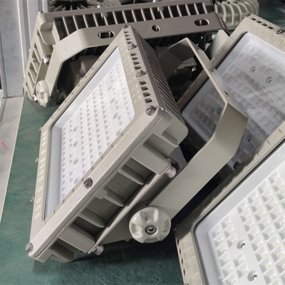 200W ATEX-certyfikowane wybuchoodporne światło LED ∙ Rozwiązanie oświetlenia płomienioodpornego dla strefy ropy naftowej i gazu 1 ∙ 160lm/W wysoka moc światła