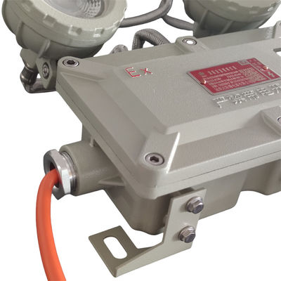 Przeciwwybuchowa, ognioodporna lampa awaryjna ze stopu aluminium, iskrobezpieczna do stref magazynowania paliwa lotniczego