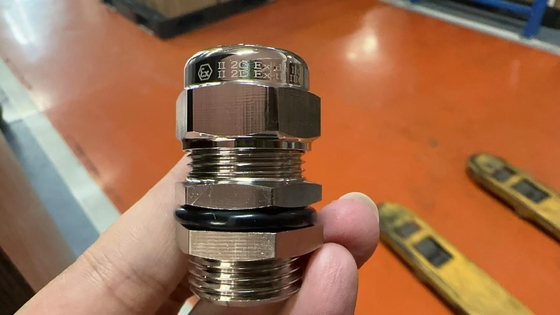 IP68 Srebro pokryte metryczną żołądką do kabli ISO z mosiądzu o średnicy kabli 6-12 mm