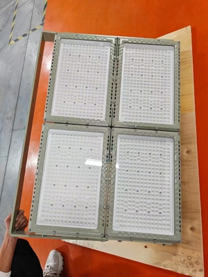 Modułowy system oświetlenia przeciwwybuchowego do zakładów petrochemicznych, obsługuje do 960W (4x240W), przeciwwybuchowa lampa LED IP66, strefa 1&2, elastyczny montaż