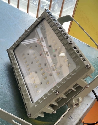 Wodoodporny na wybuch 240W zewnętrzny reflektor LED IP66 ATEX IECEx oświetlenie przemysłowe do stref zagrożonych wybuchem