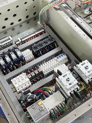 Rozdzielnica przeciwwybuchowa ATEX IECEx – System dystrybucji energii elektrycznej do stref zagrożonych wybuchem, montowana na ścianie