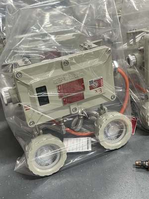 Światło awaryjne LED o pojemności 2x3W z certyfikatem ATEX IP65