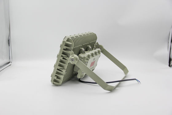 Przeciwwybuchowy reflektor LED – energooszczędny, stopień ochrony IP66 dla zakładów chemicznych i platform morskich