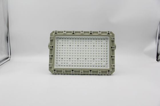 Przeciwwybuchowy reflektor LED – energooszczędny, stopień ochrony IP66 dla zakładów chemicznych i platform morskich