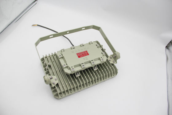 Światło przeciwwybuchowe. Nieprzepływowe, wodoodporne, energooszczędne.