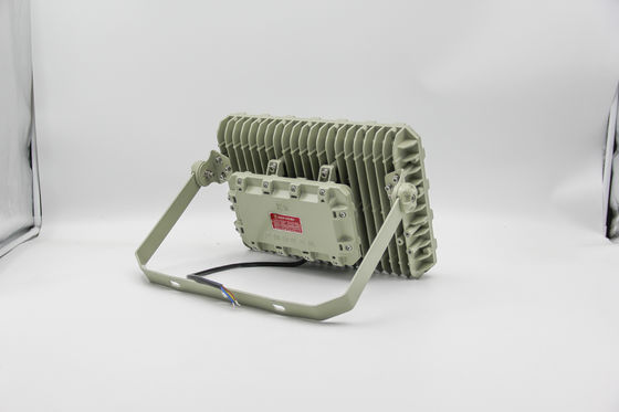 Przeciwwybuchowy reflektor LED – energooszczędny, stopień ochrony IP66 dla zakładów chemicznych i platform morskich