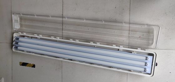 Liniowa lampa LED przeciwwybuchowa serii BYS z potrójną certyfikacją – ATEX/IECEx/CNEX. Zatwierdzona oprawa LED do stref zagrożonych wybuchem, stopień ochrony IP66, 5-letnia gwarancja, możliwość dostosowania mocy i rozmiaru.