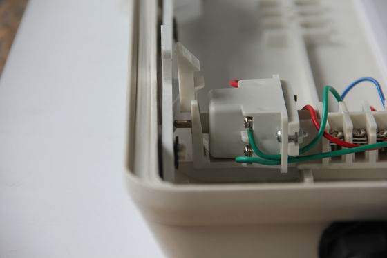 Liniowa lampa LED przeciwwybuchowa serii BYS z potrójną certyfikacją – ATEX/IECEx/CNEX. Zatwierdzona oprawa LED do stref zagrożonych wybuchem, stopień ochrony IP66, 5-letnia gwarancja, możliwość dostosowania mocy i rozmiaru.