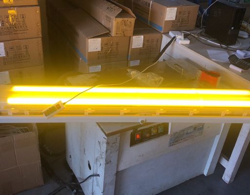 Do obszarów niebezpiecznych dla przemysłu naftowego i gazowego, zakładów chemicznych, górnictwa, obiektów morskich, liniowa lampa LED przeciwwybuchowa, klasa przemysłowa IP66, energooszczędna konstrukcja redukuje, trwała 0,6/1,2 m ATEX/IECEx/CNEX