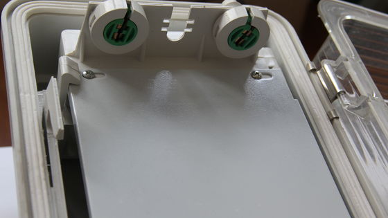 Wytrzymała lampa liniowa LED 0,6 m/1,2 m ATEX/IECEx/CNEX, przeciwwybuchowa, przemysłowa, stopień ochrony IP66, oświetlenie do stref zagrożonych wybuchem, dla zakładów naftowych i gazowych, chemicznych, górniczych, obiektów morskich. Energooszczędna konstrukcja redukuje