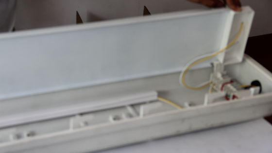 Wytrzymała lampa liniowa LED 0,6 m/1,2 m ATEX/IECEx/CNEX, przeciwwybuchowa, przemysłowa, stopień ochrony IP66, oświetlenie do stref zagrożonych wybuchem, dla zakładów naftowych i gazowych, chemicznych, górniczych, obiektów morskich. Energooszczędna konstrukcja redukuje