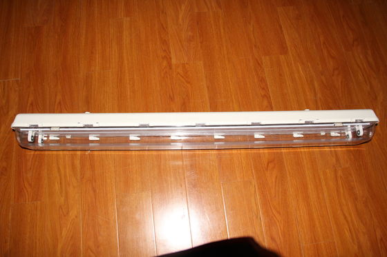 Wytrzymała lampa liniowa LED 0,6 m/1,2 m ATEX/IECEx/CNEX, przeciwwybuchowa, przemysłowa, stopień ochrony IP66, oświetlenie do stref zagrożonych wybuchem, dla zakładów naftowych i gazowych, chemicznych, górniczych, obiektów morskich. Energooszczędna konstrukcja redukuje