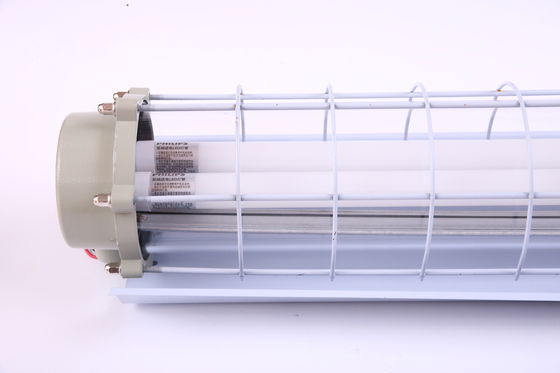 Przeciwwybuchowa liniowa oprawa LED ATEX 100lm/W IP66 do wilgotnych środowisk Strefa 21 i 22 Odporna na korozję Ex Db Eb IIC T6 Gb, Ex Tb IIIC T80°C Db Trwała