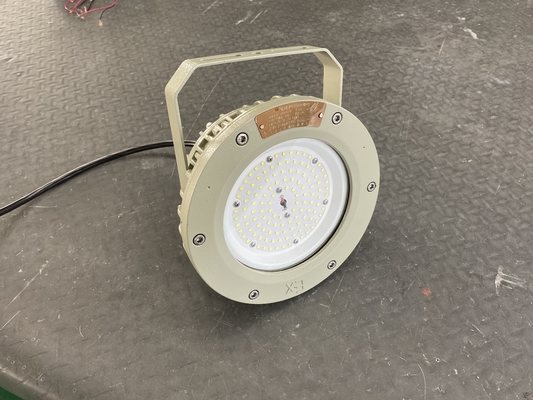 50000h Żywotność ATEX CNEX Certyfikowany Wyzbrojony IP66 LED High Bay Light 100W 150W 200W dla gazu naftowego Chemiczne wydobycie środowiska morskie