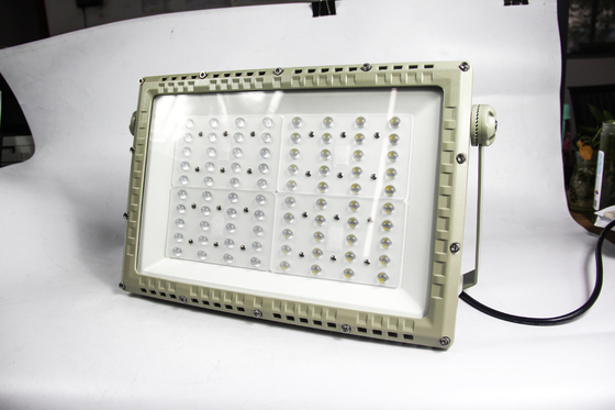 Wybuchoodporna lampa LED drogowa 250W | Certyfikat ATEX CNEX dla strefy 1 i 2 zagrożonych wybuchem