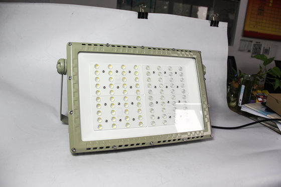 Wybuchoodporna lampa LED drogowa 250W | Certyfikat ATEX CNEX dla strefy 1 i 2 zagrożonych wybuchem