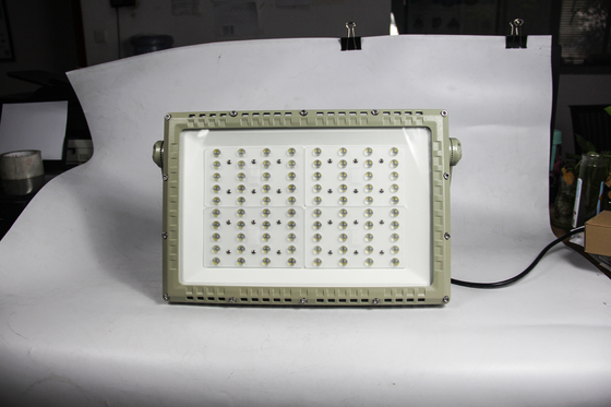 Wybuchoodporna lampa LED drogowa 250W | Certyfikat ATEX CNEX dla strefy 1 i 2 zagrożonych wybuchem