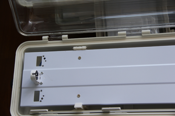 ATEX/IECEx/CNEX Approved Hazardous Area LED Fixture, IP66 Rated, 5-letnia gwarancja, dostosowywalna moc i rozmiar Trwałe światło liniowe typu BYS z potrójną certyfikacją