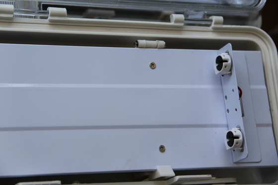 ATEX/IECEx/CNEX Approved Hazardous Area LED Fixture, IP66 Rated, 5-letnia gwarancja, dostosowywalna moc i rozmiar Trwałe światło liniowe typu BYS z potrójną certyfikacją