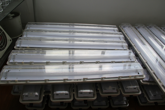 ATEX/IECEx/CNEX Approved Hazardous Area LED Fixture, IP66 Rated, 5-letnia gwarancja, dostosowywalna moc i rozmiar Trwałe światło liniowe typu BYS z potrójną certyfikacją