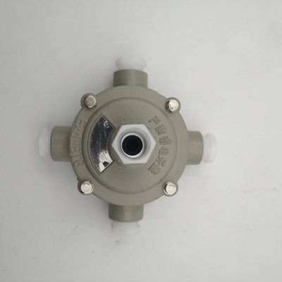 Skrzynka przyłączeniowa przeciwwybuchowa z wejściem kablowym G1/2, napięciem 220V/380VAC i konfigurowalnymi ustawieniami klienta