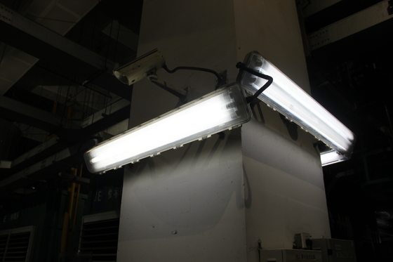 Wbudowane przeciwwybuchowe oświetlenie fluorescencyjne CCT 3000/4000/5000/5700K do środowisk przemysłowych i niebezpiecznych