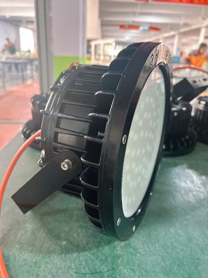 Wydajne, przeciwwybuchowe lampy LED High Bay 120lm/W do środowisk niebezpiecznych, 100W/200W, MOQ 1 zestaw