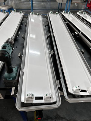 Materiał ATEX 0,6m 1,2m 18W 36W Podwójne źródło światła LED/Fluorescencyjne opcjonalne liniowe lampy lampy LED