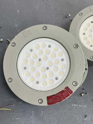 ATEX IECEx IP66 LED Światło przeciwwybuchowe 100W 150W Światło magazynowe AC 100-277V Wartę 5 lat