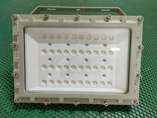 5-letnia pełna gwarancja na przemysłowe oprawy powodziowe LED do stref zagrożonych wybuchem IP66 50-240W 140lm/W ATEX IECEx z certyfikatem dla stref 1 i 2