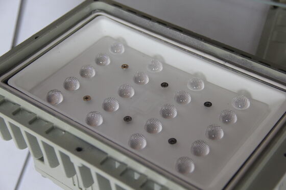 Atestowana przez ATEX IECEx strefa 1 i 2, 50-240W, oprawa powodziowa LED do stref zagrożonych wybuchem, IP66, 140lm/W, 5-letnia gwarancja